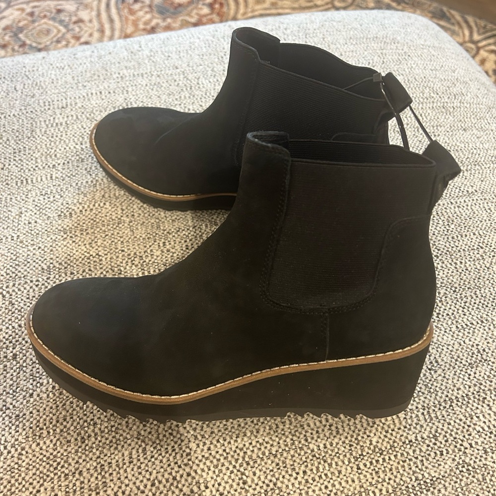 EILEEN FISHER Black Suede Wedge Chelsea Boots Size 7 New